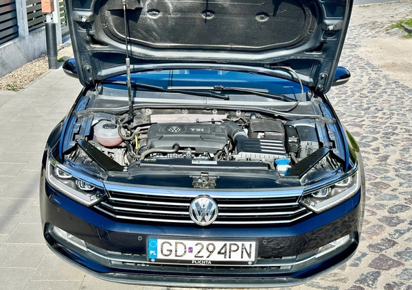 Volkswagen Passat cena 82500 przebieg: 108500, rok produkcji 2017 z Gdańsk małe 497